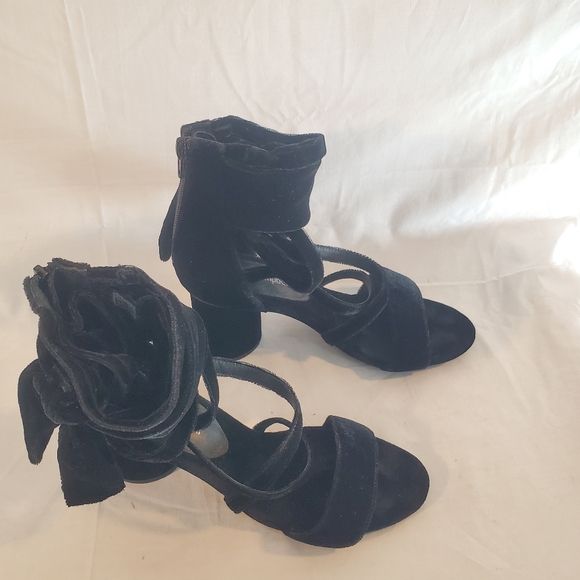 Jeffrey Campbell Faustino Women's Size 8.5 Black Velvet Heels Strappy Zip Shoes - Picture 2 of 4